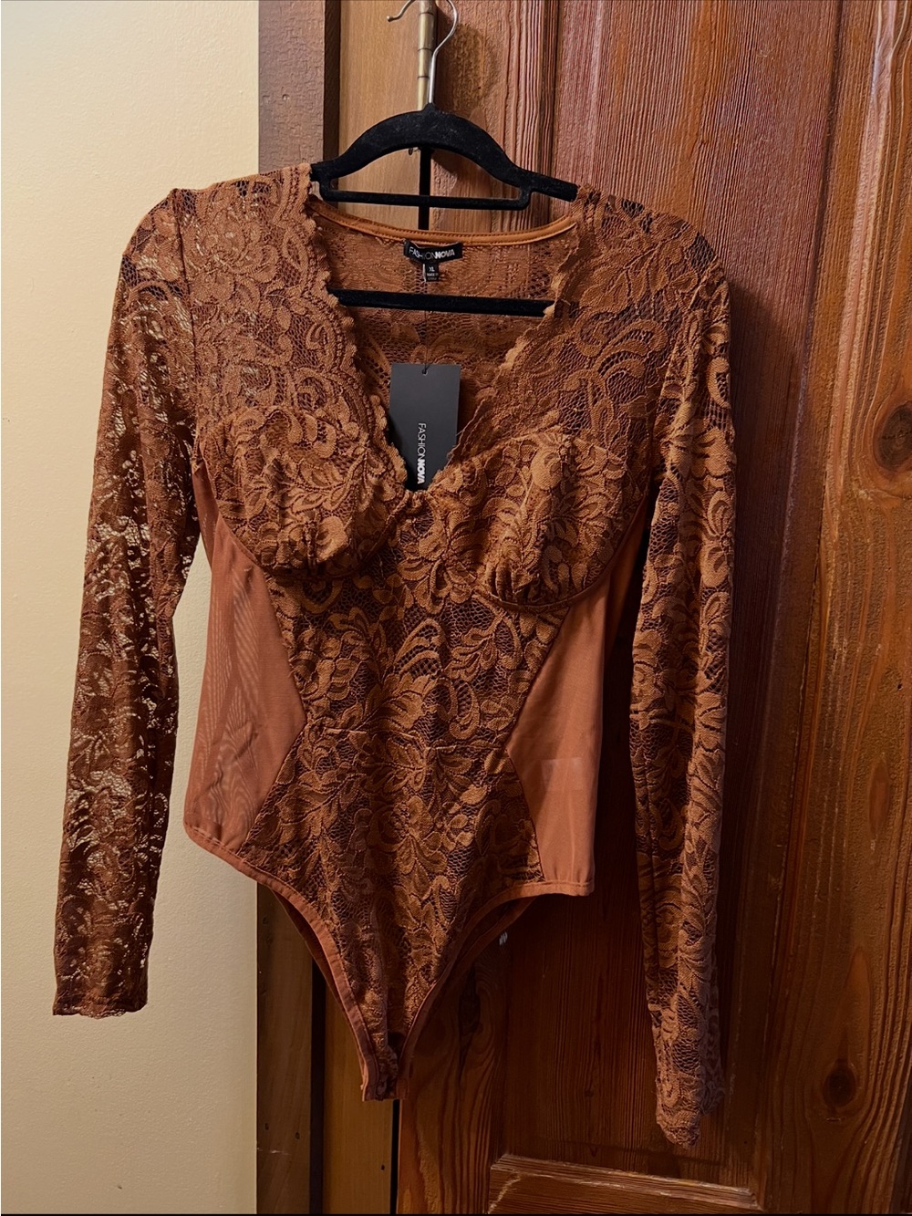 Fashion Nova Brown Lace Long Sleeve Underwire Bodysuit